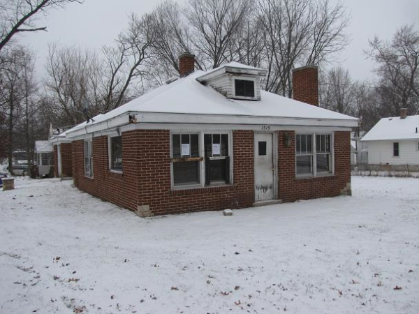 1519 S Main St, Three Rivers, MI 49093 