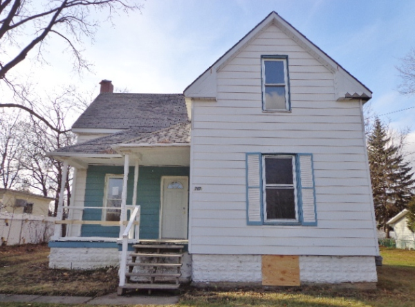 717 3rd Ave., Alma, MI 48801 