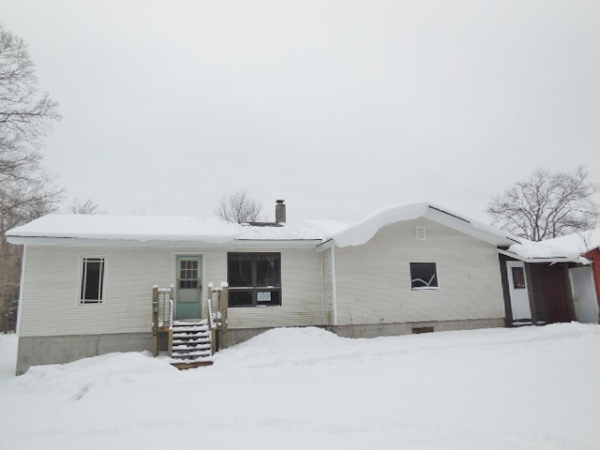 6412 Church Rd, Charlevoix, MI 49720 