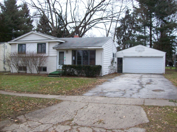2114 Cumberland St, Kalamazoo, MI 49006 