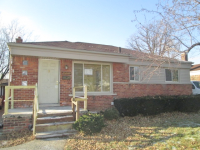 25535 Barbara St, Roseville, MI 48066 