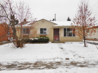 902 Lochhead St, Flint, MI 48507 