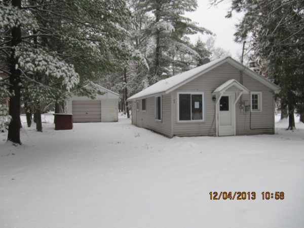 44 E Cherry Creek Rd, Mio, MI 48647 