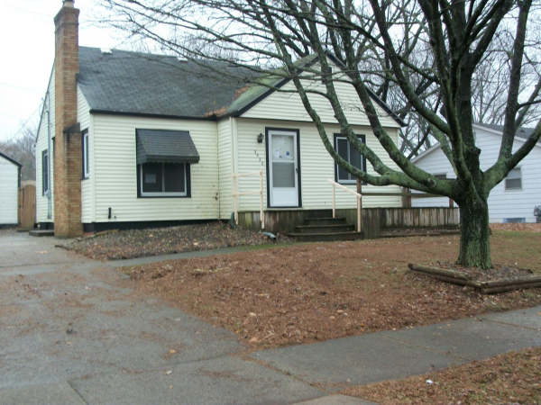 3520 Poinsetia Avenue SE, Grand Rapids, MI 49508 