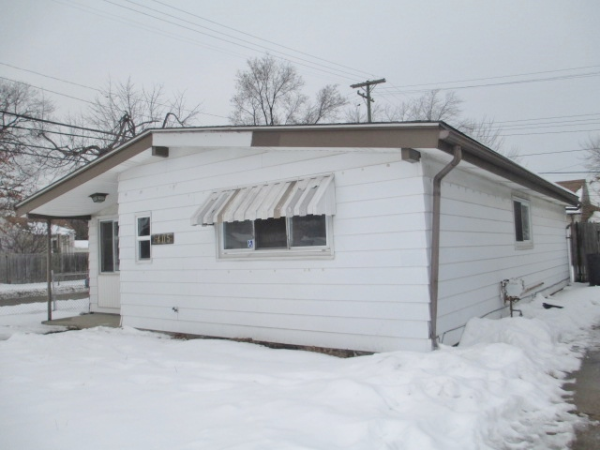 1405 E Madge Ave, Hazel Park, MI 48030 