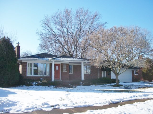 19614 Maxine St, Saint Clair Shores, MI 48080 