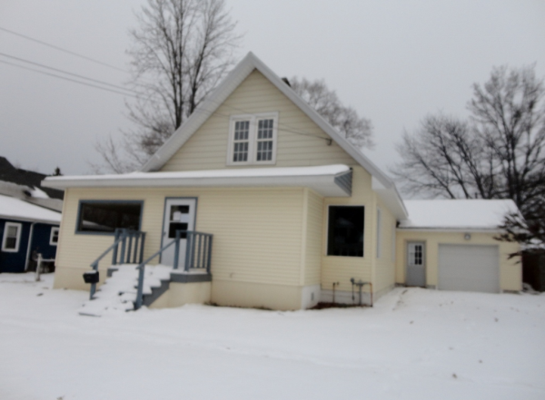 103 Maple Street, Three Oaks, MI 49128 