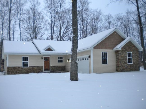 5825 Timber Flats Dr, Kingsley, MI 49649 