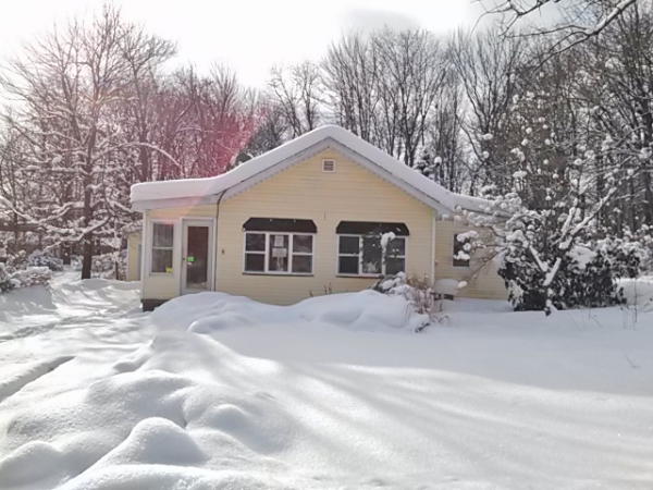 550 Clark Dr NW, Comstock Park, MI 49321 