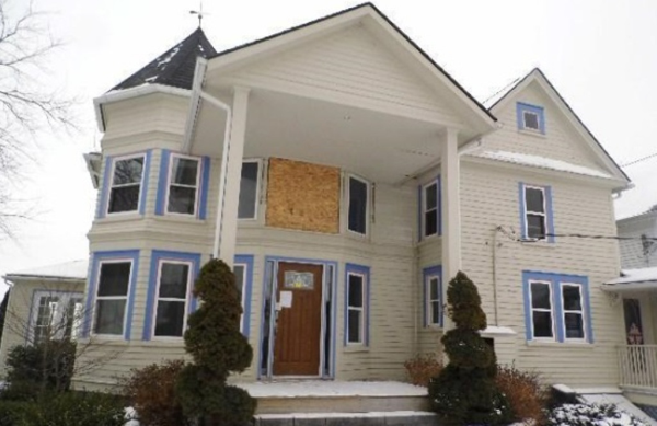 33518 Jefferson Ave, St Clair Shores, MI 48082 