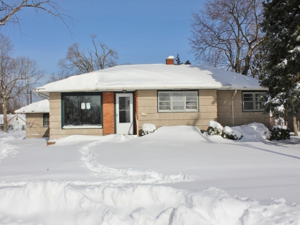 2930 Wolcott St, Flint, MI 48504 