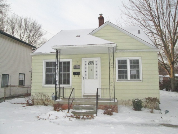 22018 Avalon St, Saint Clair Shores, MI 48080 