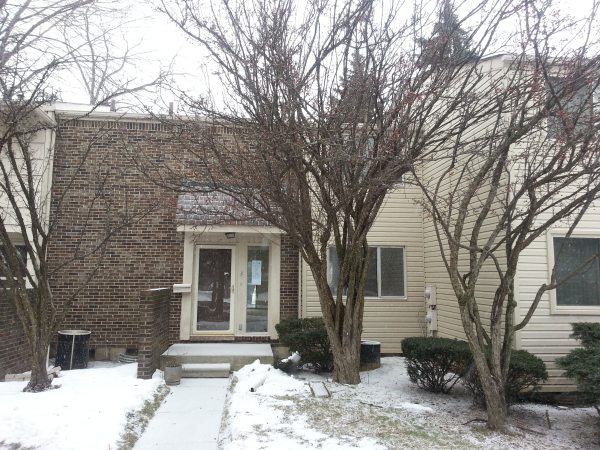 3 Williamsburg Towne St Unit 3, Southfield, MI 48075 