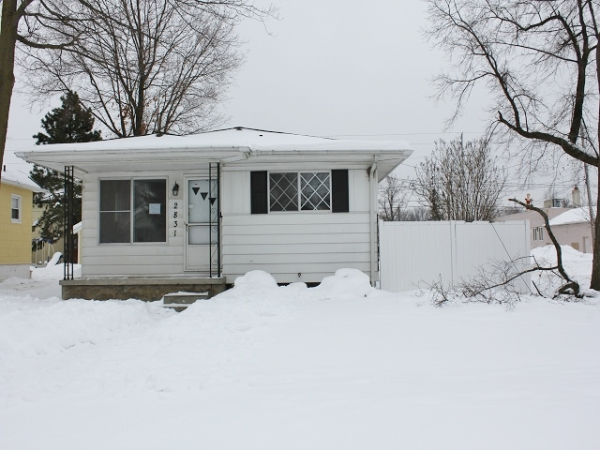 2831 Reynolds St, Flint, MI 48503 
