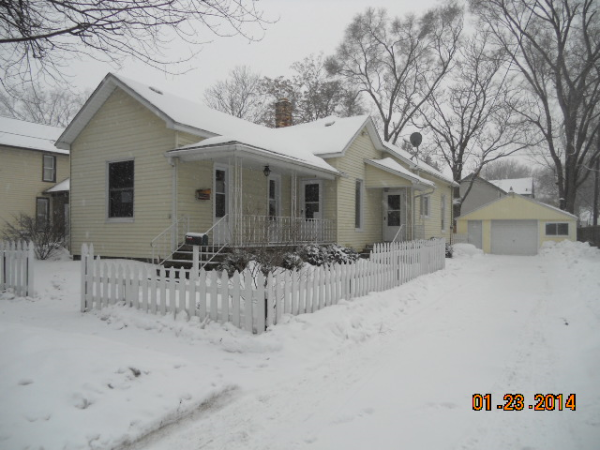 402 S Catherine Street, Bay City, MI 48706 