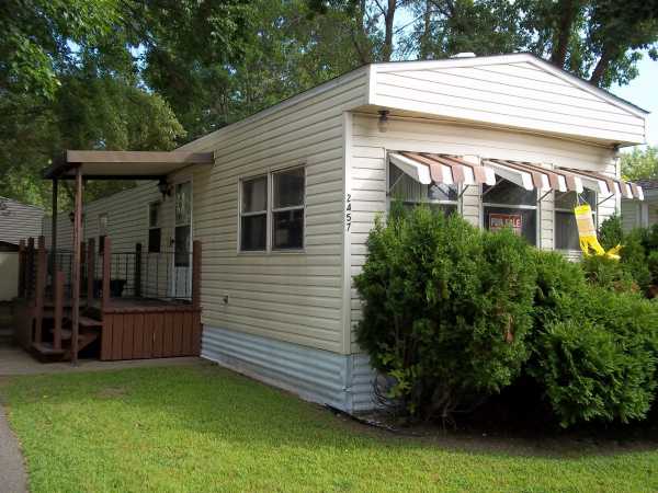 2457 Dolphin Drive, Maplewood, MN 55119 