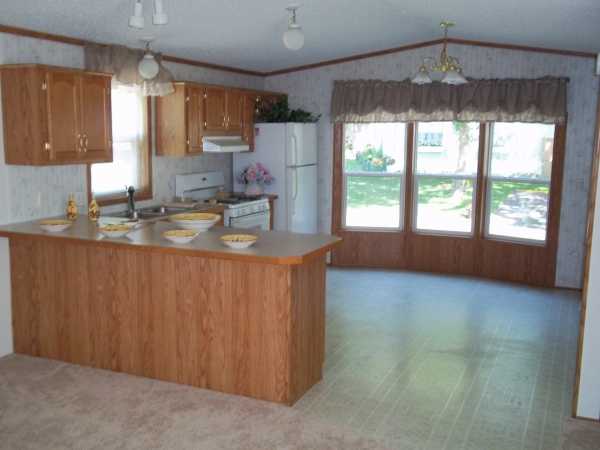 2408 Dolphin Dr., Maplewood, MN 55119 