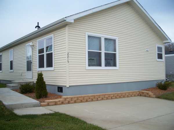 2215 Mockingbird, Stewartville, MN 55976 