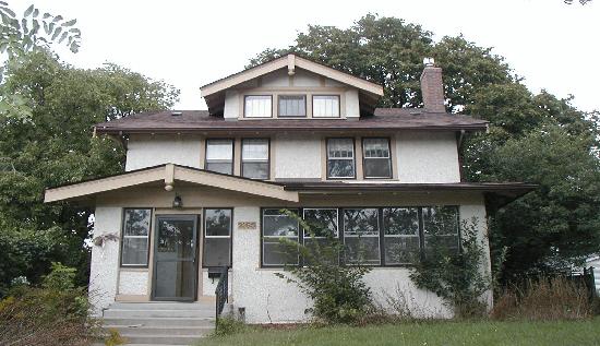 2165 Selby Ave., Saint Paul, MN 55104 