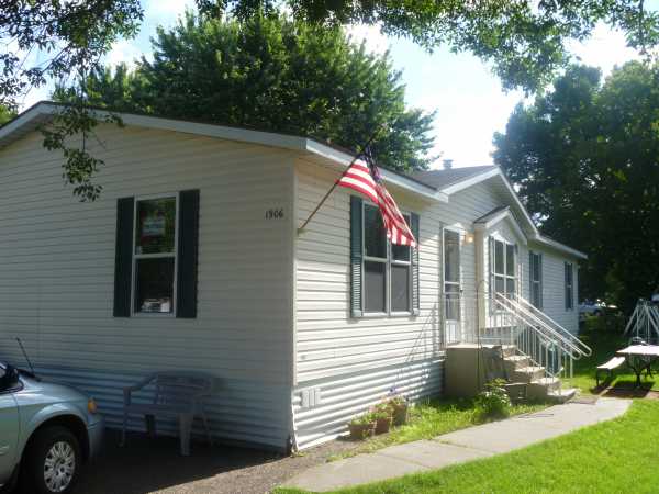 1906 Todd Dr., Arden Hills, MN 55112 