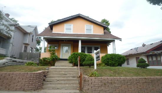 1039 Beech St, Saint Paul, MN 55106 