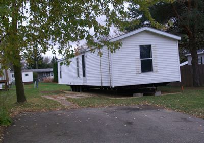 304 22nd St NW, Stewartville, MN 55976 