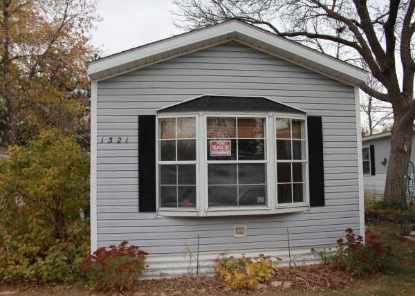 1321 104th Way NE, Blaine, MN 55434 