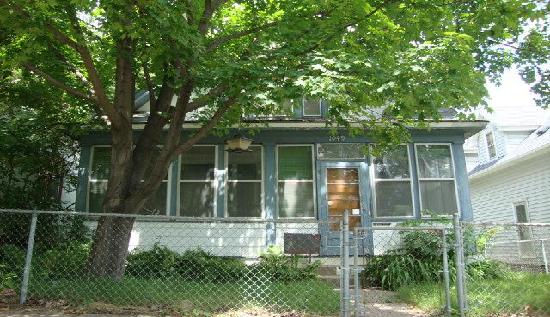 1049 3rd Street East, Saint Paul, MN 55106 