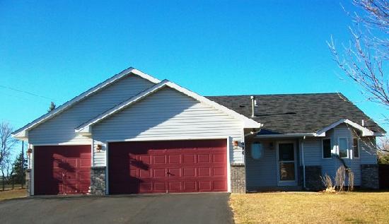 986 Sunrise Drive, Woodbury, MN 55125 