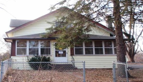 174 Wheelock Parkway West, Saint Paul, MN 55117 