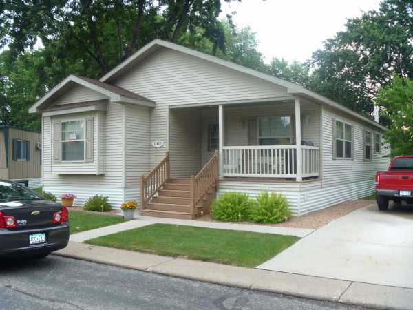 10492 Buchanan st., Blaine, MN 55434 