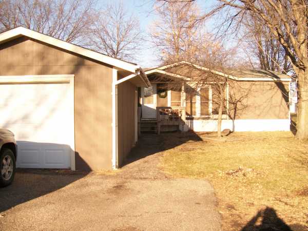 106 Joyce Drive, Mankato, MN 56001 