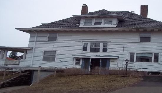 2531 East Superior Street, Duluth, MN 55812 