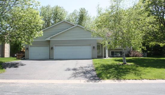 8366 174th St W, Lakeville, MN 55044 