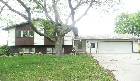 300 14th Avenue NW, Waseca, MN 56093 