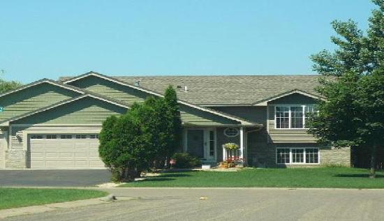 14122 Finale Avenue North, Hugo, MN 55038 