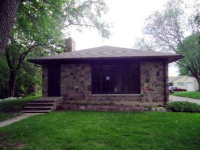 103 E Redwood St, Marshall, MN 56258 