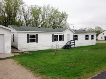121 3rd St, Bluffton, MN 56518 