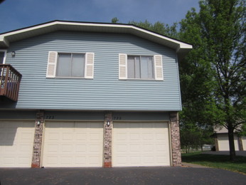 725 Parkside Drive, Vadnais Heights, MN 55127 