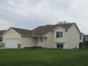 681 Willowbrook Dr NE, Owatonna, MN 55060 