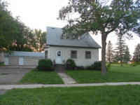 306 E 2nd St, Delavan, MN 56023 