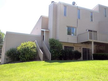 5626 W Bavarian Pass NE, Fridley, MN 55432 