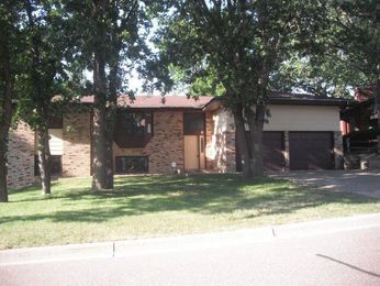 25 67th Way North E, Fridley, MN 55432 