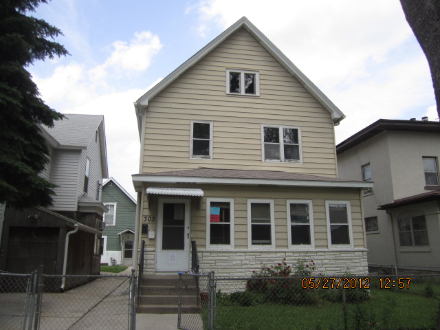 303  SHERBURNE AVE, ST PAUL, MN 55103 