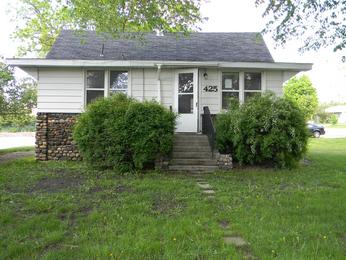 425 E 3rd St, Monticello, MN 55362 