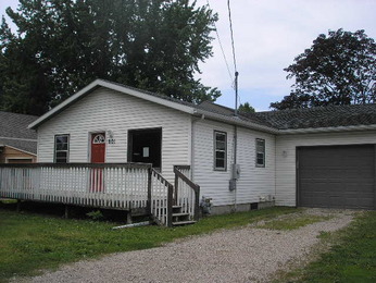 601 8th Ave SE, Waseca, MN 56093 