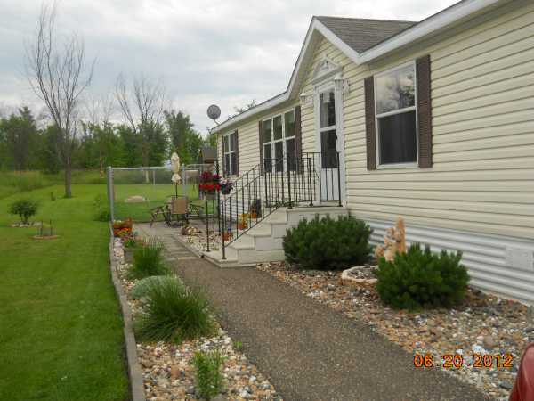 350 Johnson Ave SE #H-11, Pine City, MN 55063 