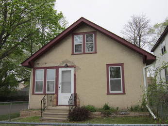 1 Jessamine Avenue E, Saint Paul, MN 55117 