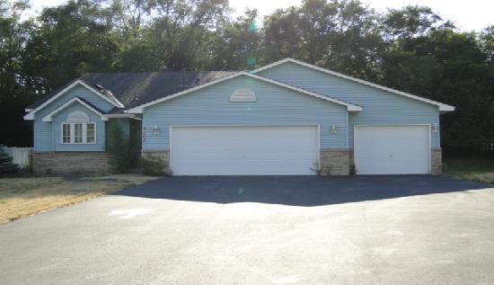 3107 Maple Leaf Ct, Little Canada, MN 55109 