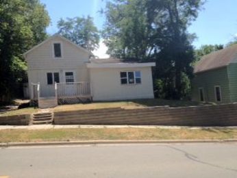 513 W Pleasant St, Mankato, MN 56001 